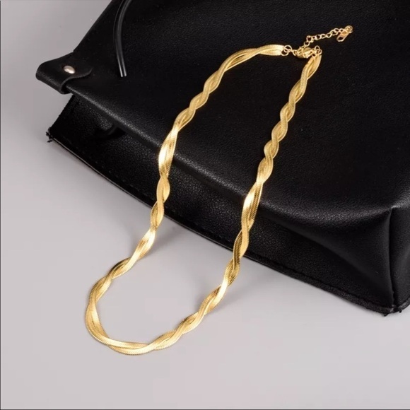 New 18k Gold Plated Double Twist Snake Herringbone Necklace - Picture 2 of 8